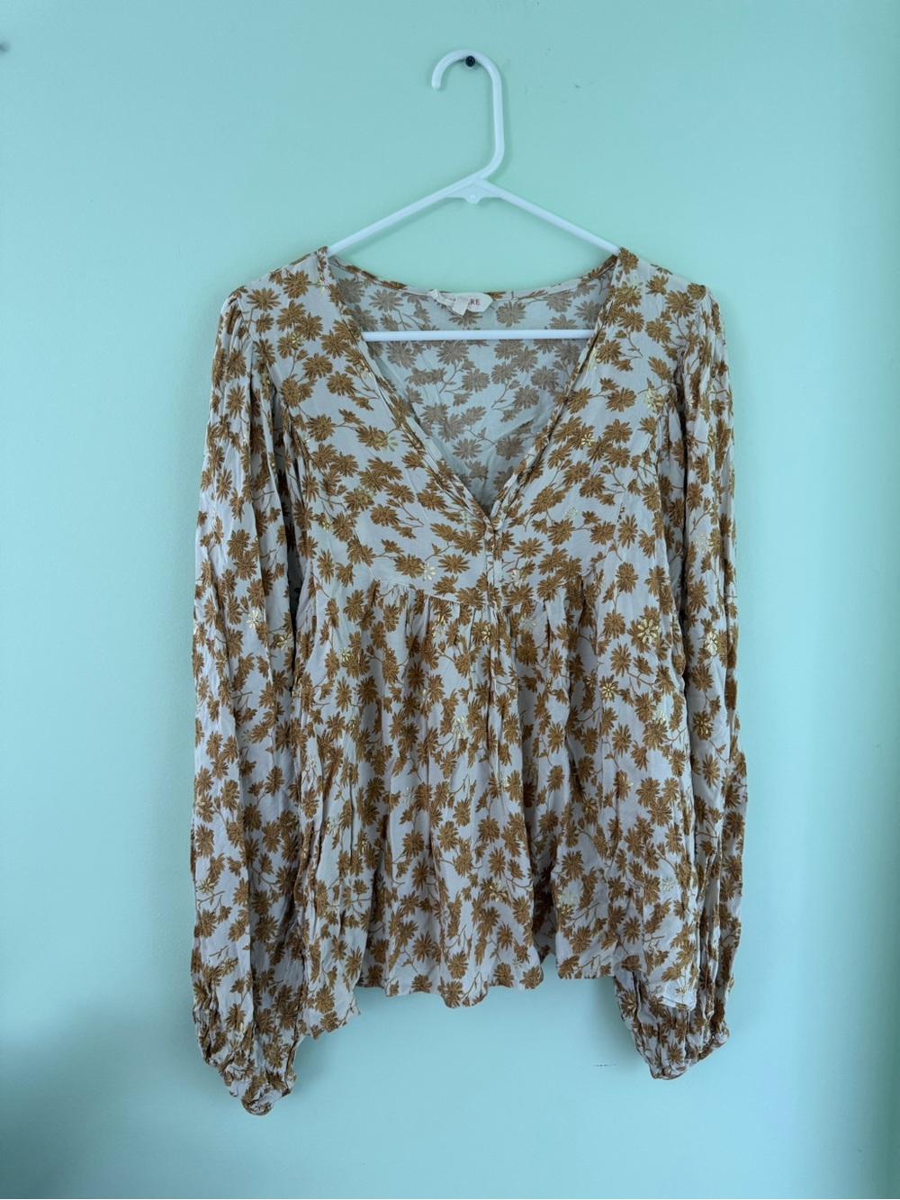 Boho V-Neck Floral Peasant Top in Cream and Gold